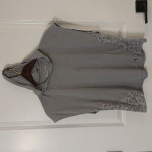 Under Armour Loose Fit Hooded Sleeveless Athletic Top